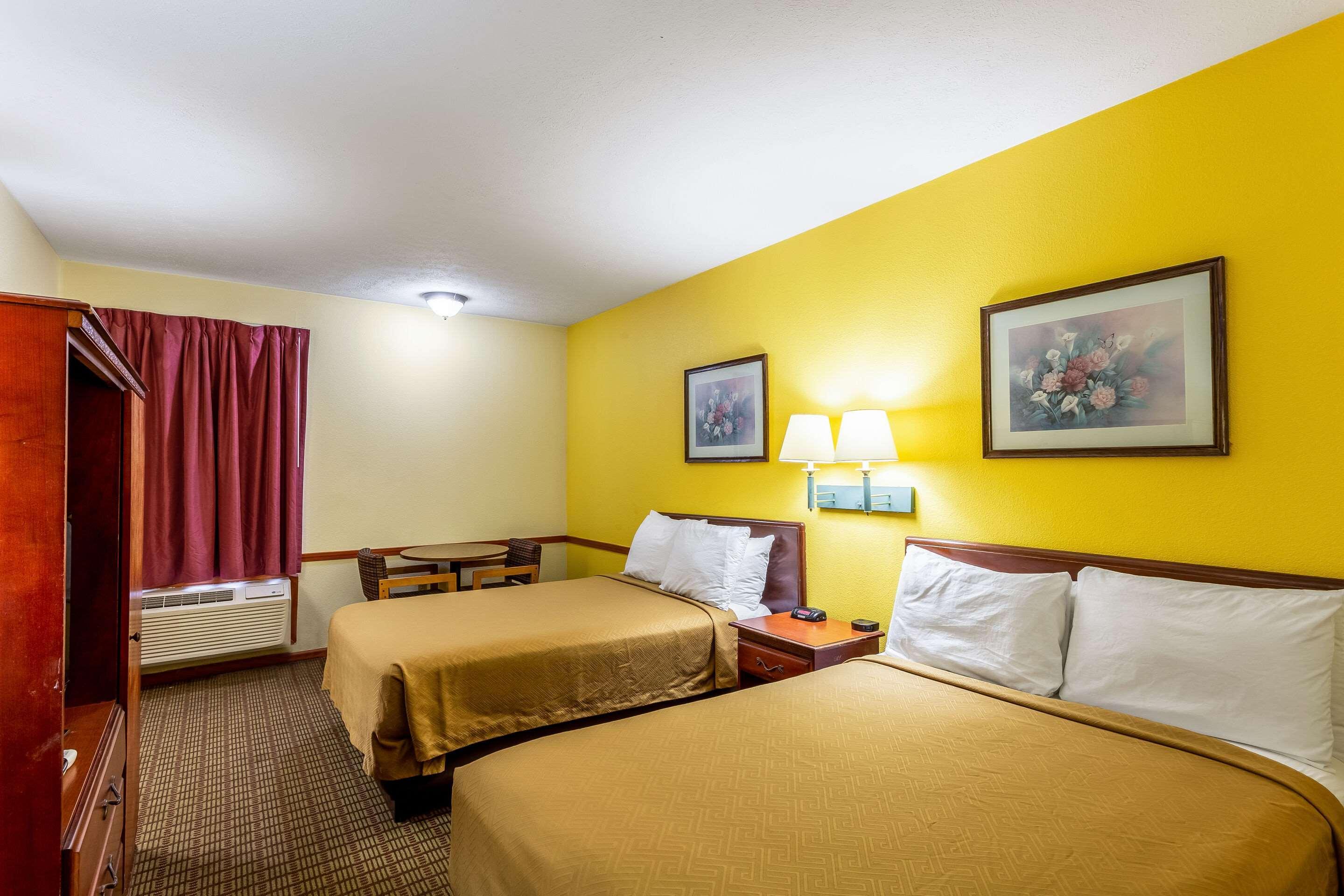 Econo Lodge Моргантаун Екстер'єр фото