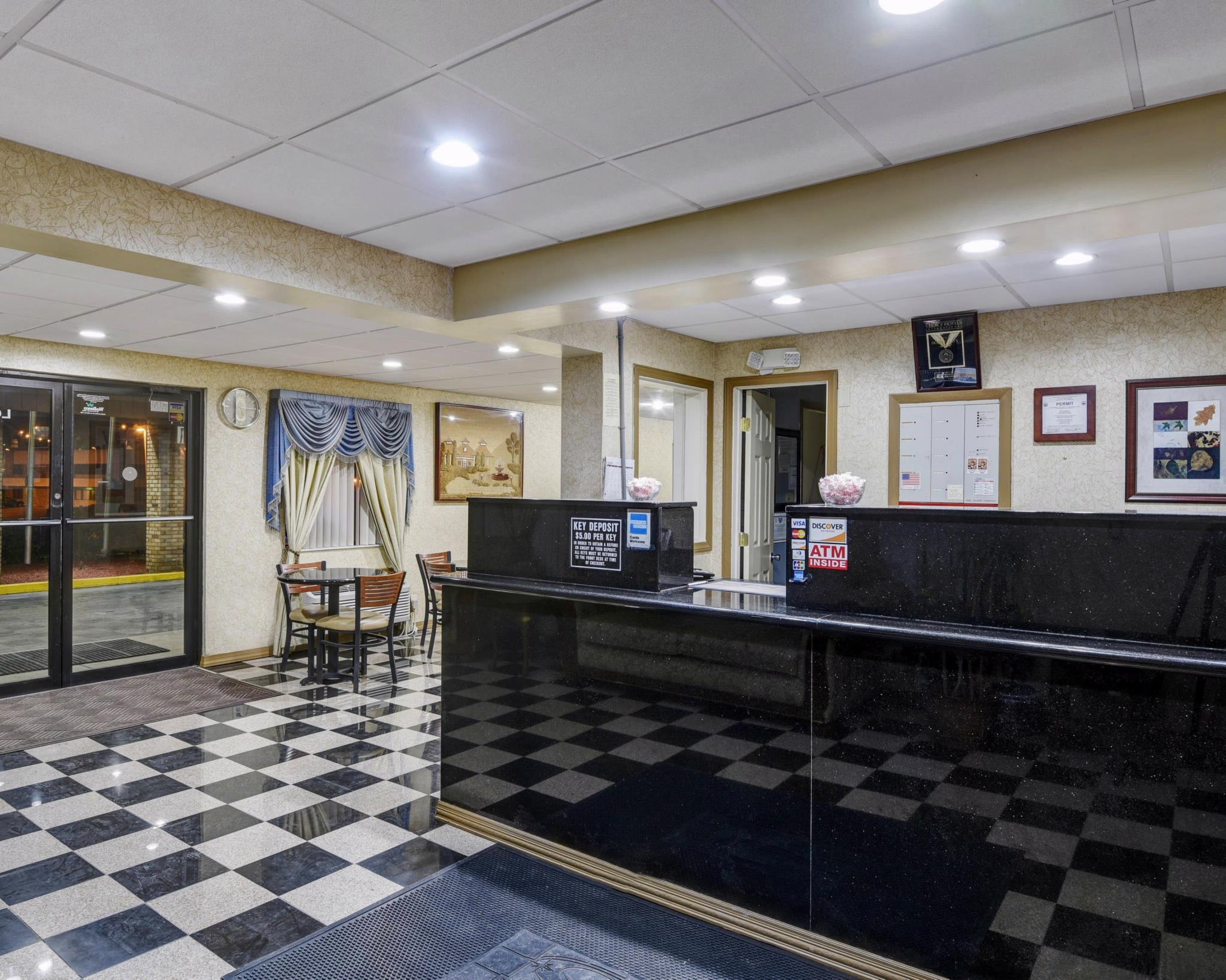 Econo Lodge Моргантаун Екстер'єр фото
