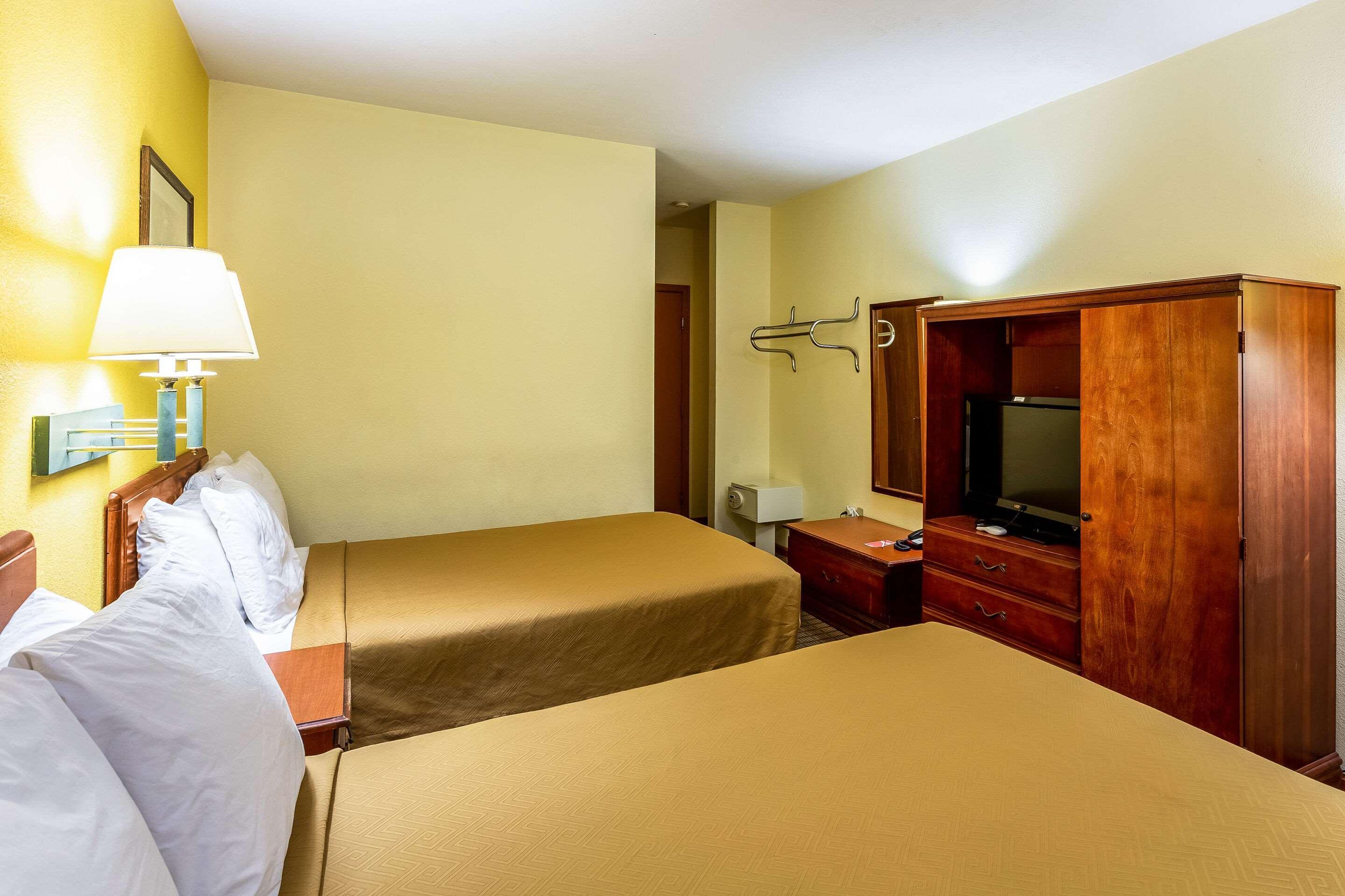 Econo Lodge Моргантаун Екстер'єр фото